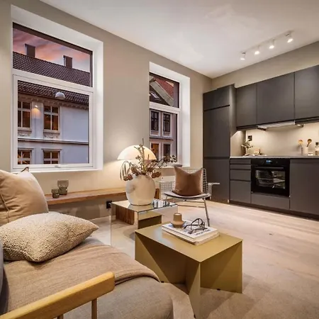 Exclusive 2br In Renovated Appartement