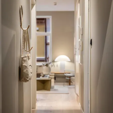 Exclusive 2br In Renovated *