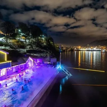 Exclusive 2br In Renovated * Bergen